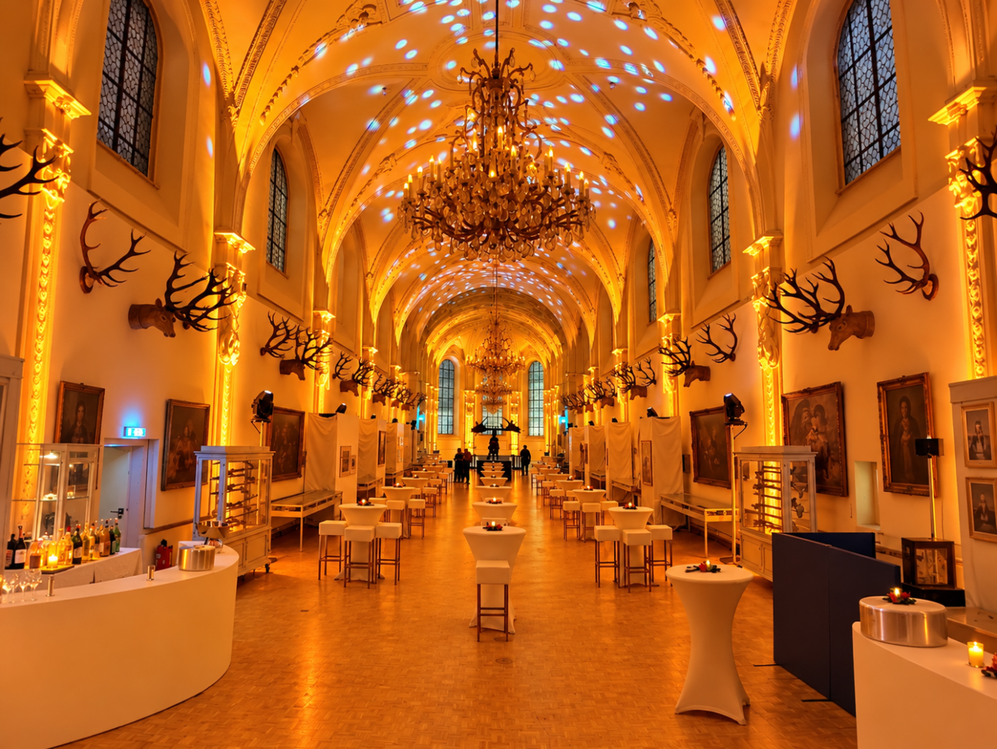 Weihnachtsfeier 2026: Eine ausgefallene Location ist der Weiße Saal im VENUE1315